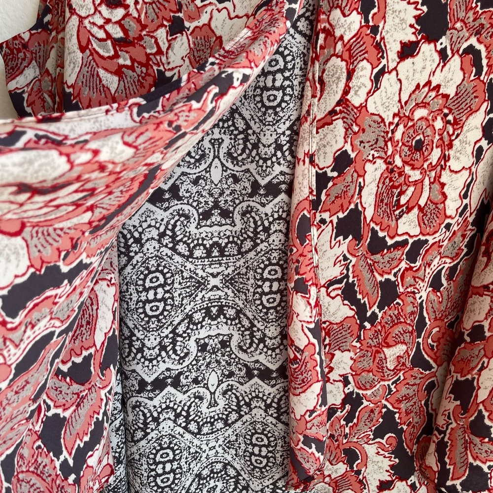 Lucky Brand Red and Cream Floral Tank with V-Neck Size 2X - Picture 5 of 9